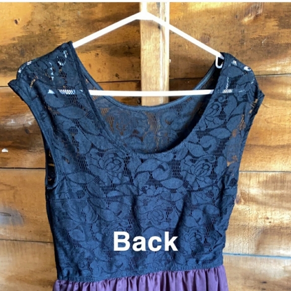 DYNAMITE Lace and Tulle Sleeveless Dress - Picture 4 of 6